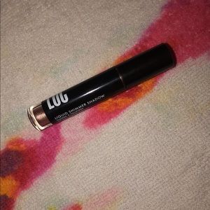 LOC liquid shimmer shadow